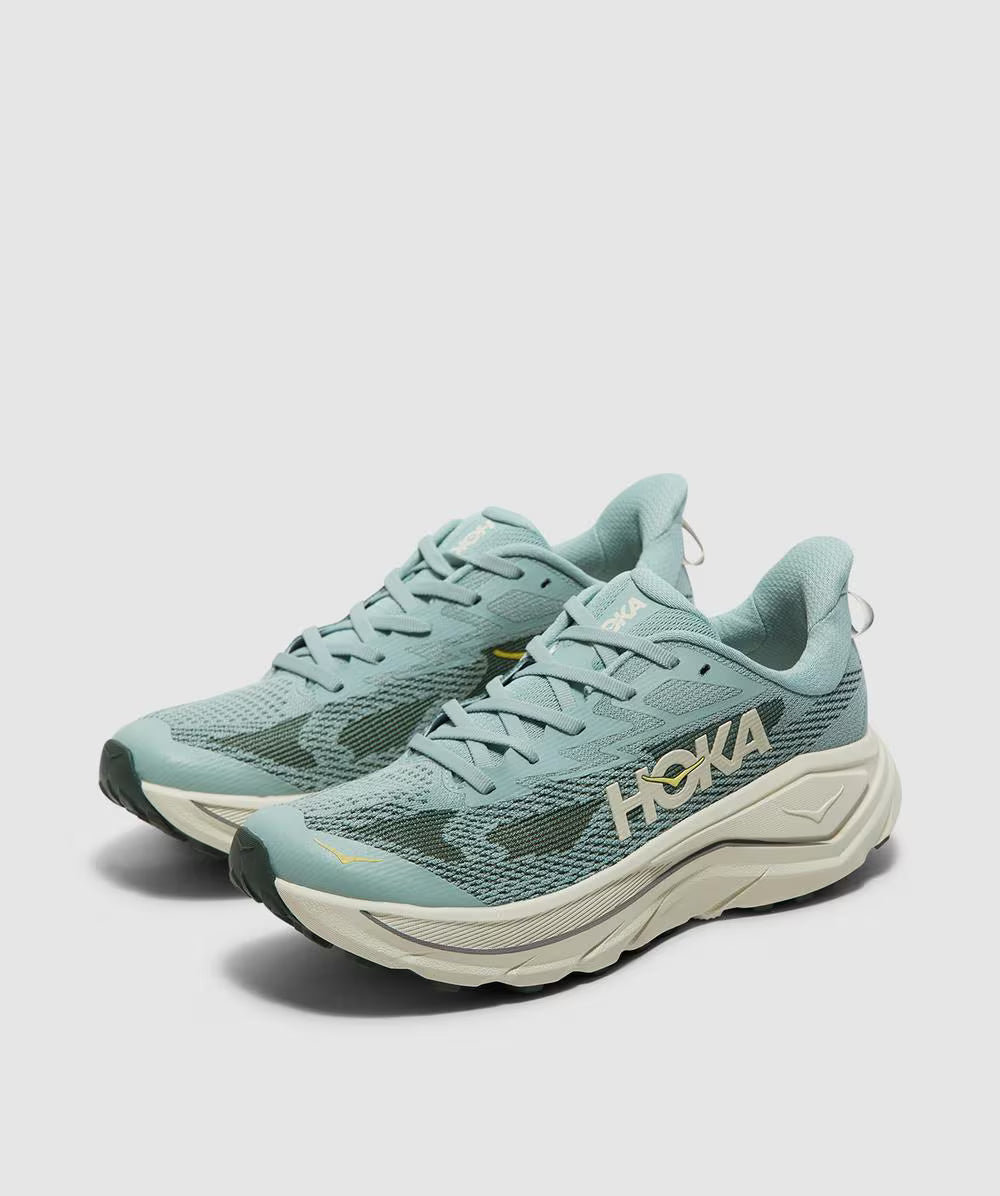 Hoka Challenger 8
