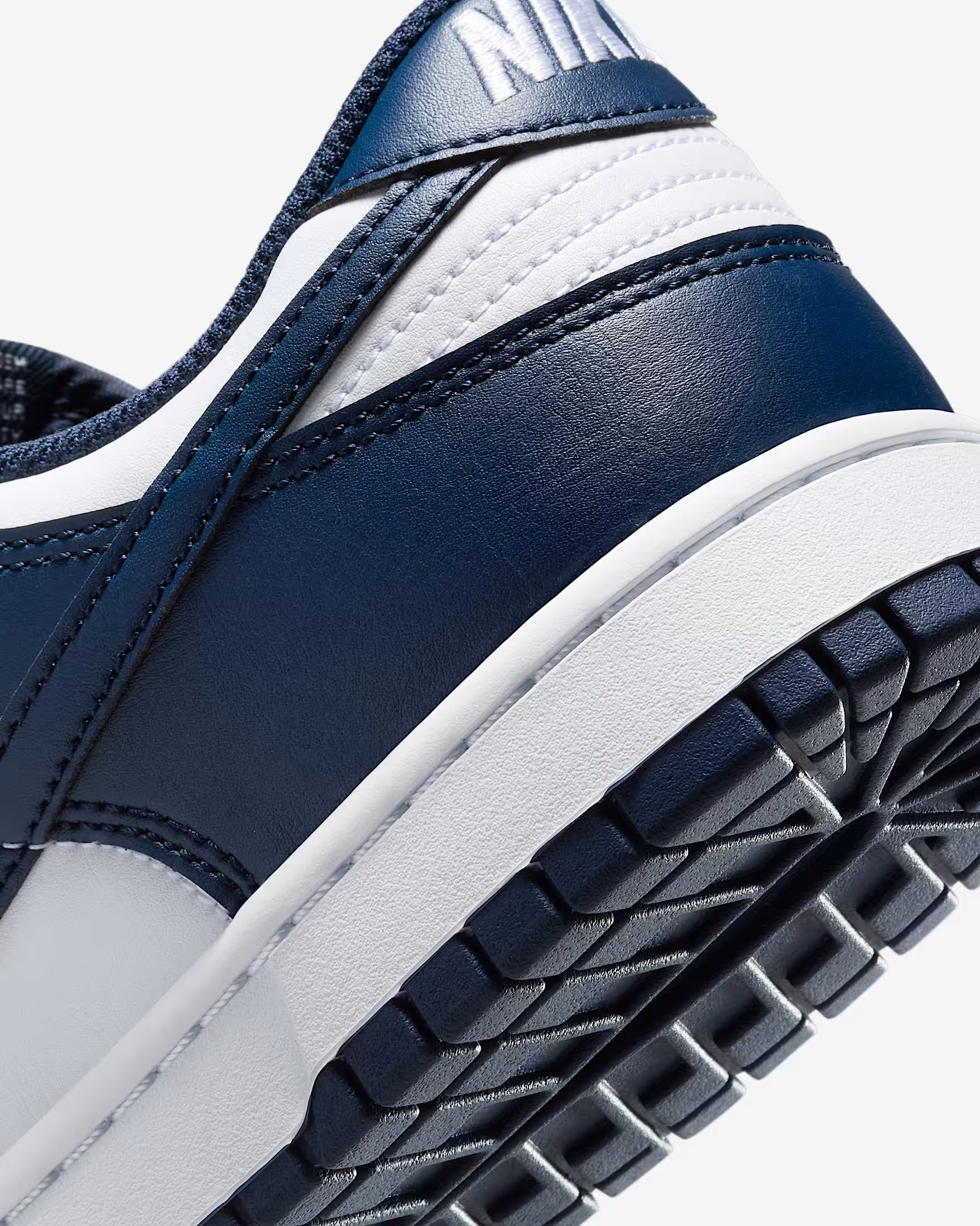 Nike Dunk Low Retro