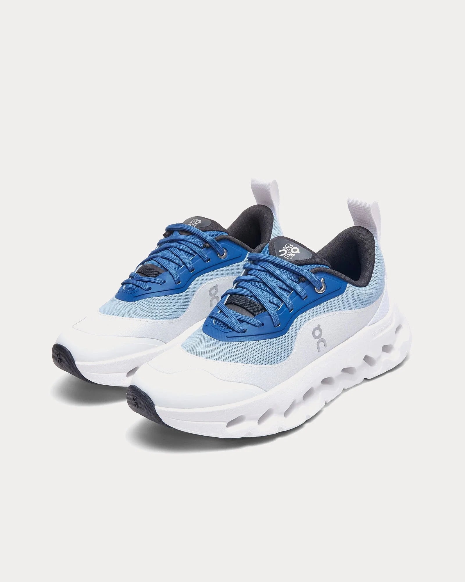ON cloud tilt 2 x Loewe