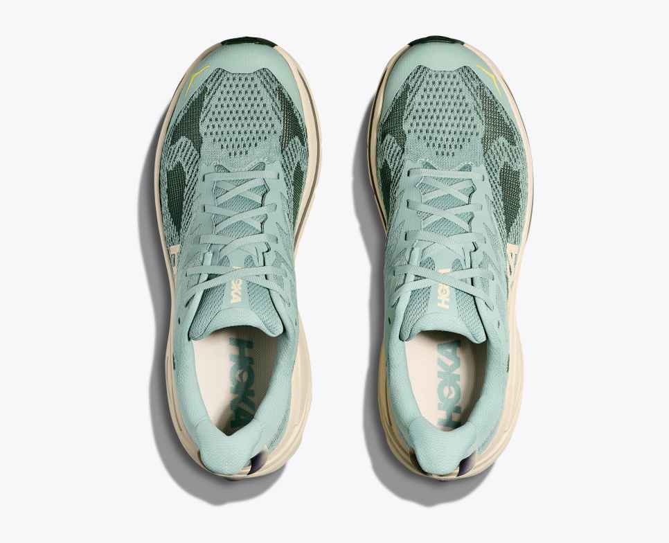 Hoka Challenger 8