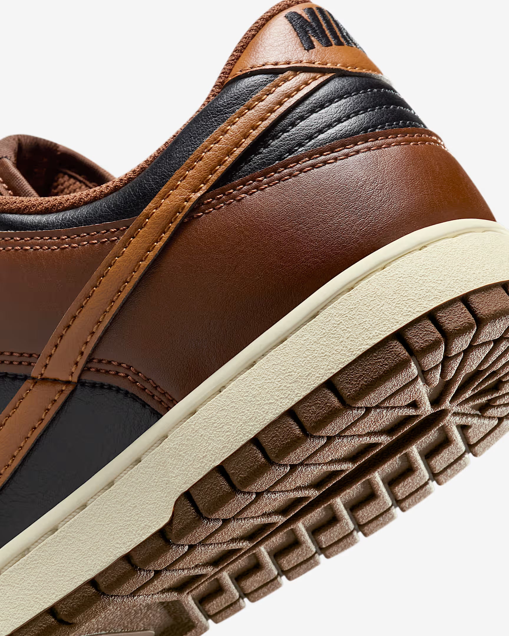 Nike Dunk Low Retro