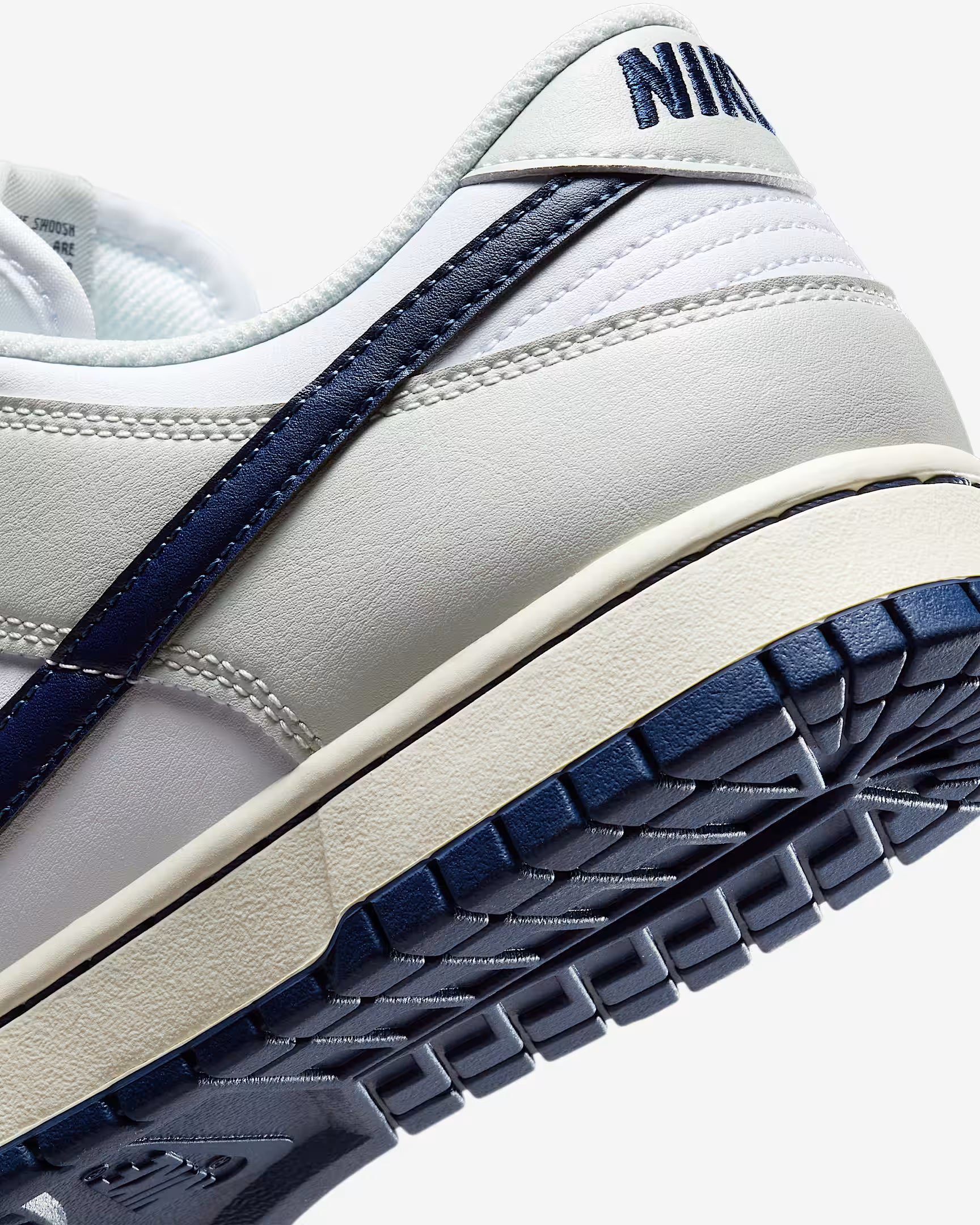 Nike Dunk Low Retro