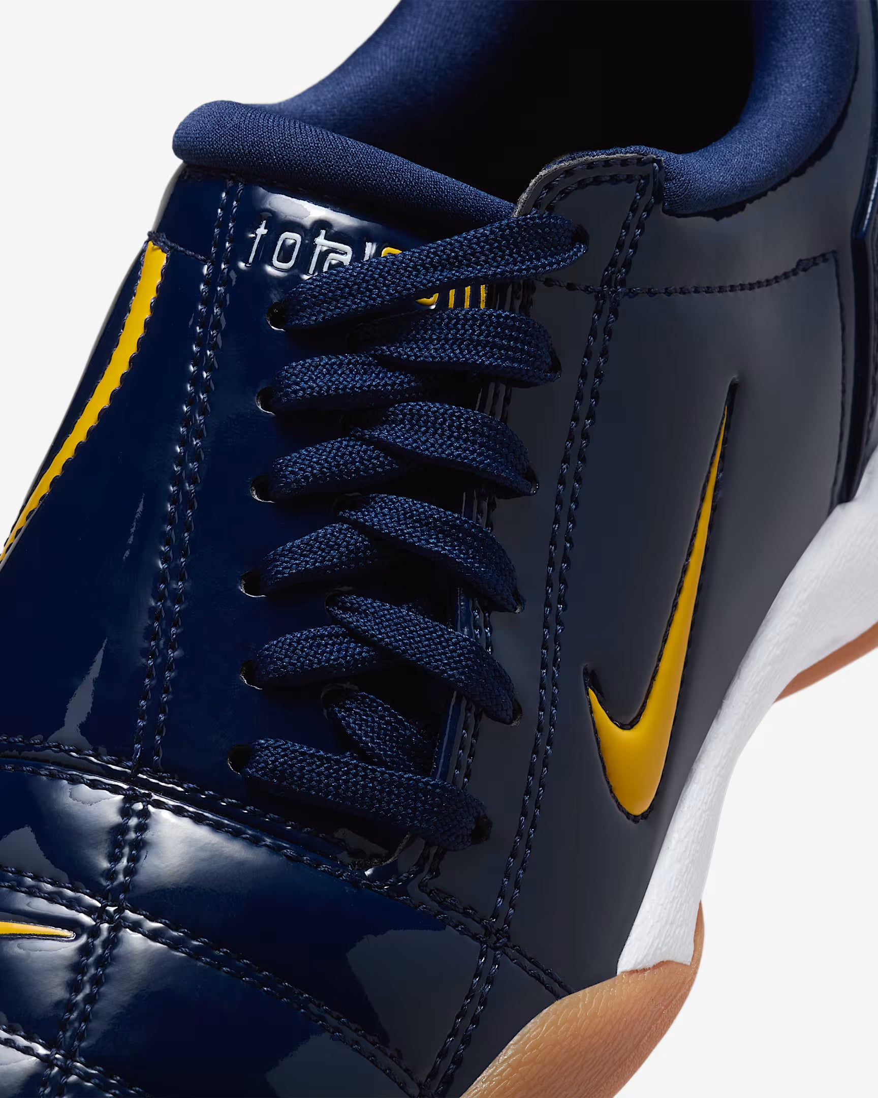 Nike Total 90