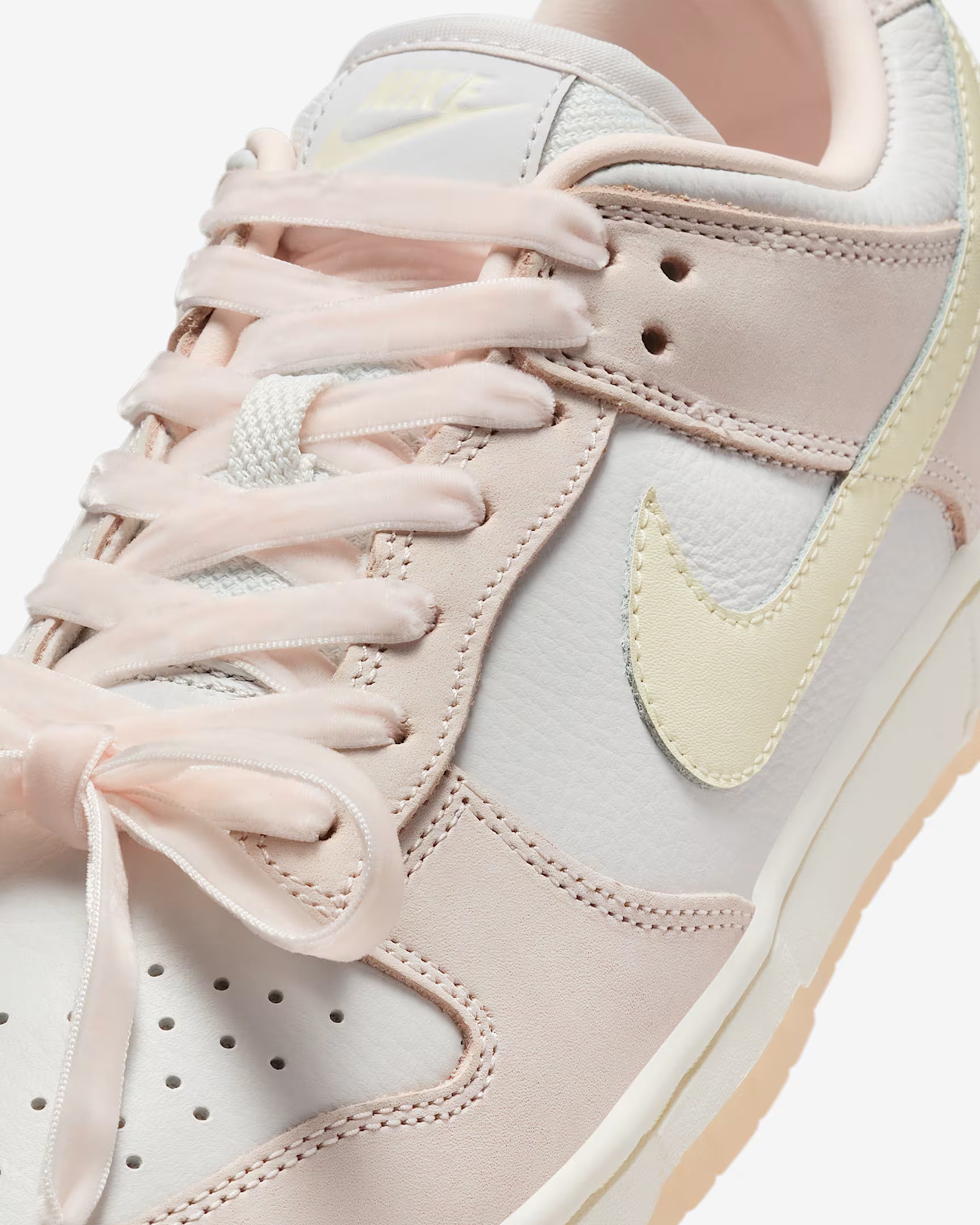 Nike Dunk Low Premium