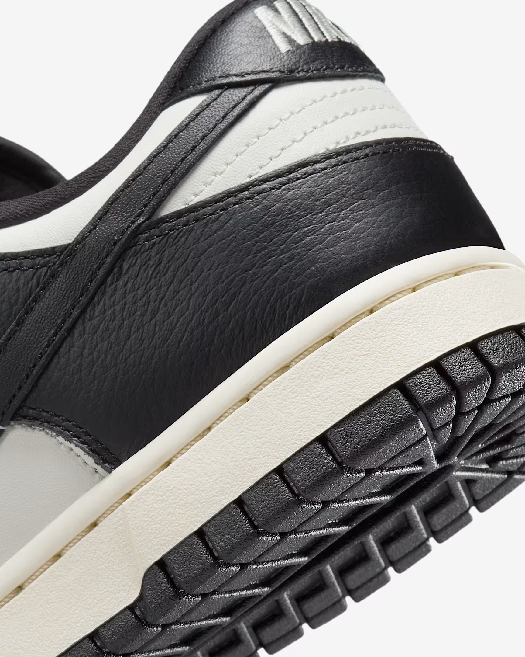 Nike Dunk Low SE
